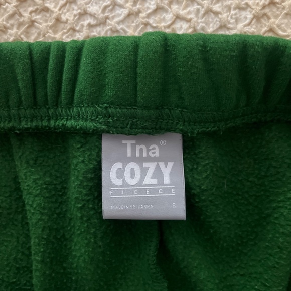 TNA cozy sweatfleece shorts - Picture 3 of 3